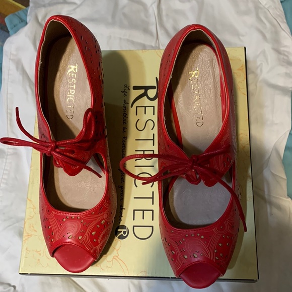 Red brand new wedges by Restricted - Picture 1 of 4